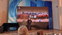 Проводили за руку в мир высокого искусства