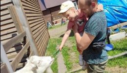 «Врачи не все верят, что у нас получилось»: как пятилетняя Саша борется с ВАР