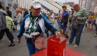 ЧУДО-БОЛЕЛЬЩИКИ ПОМОГЛИ МАКСИМУ МЕДВЕДЕВУ