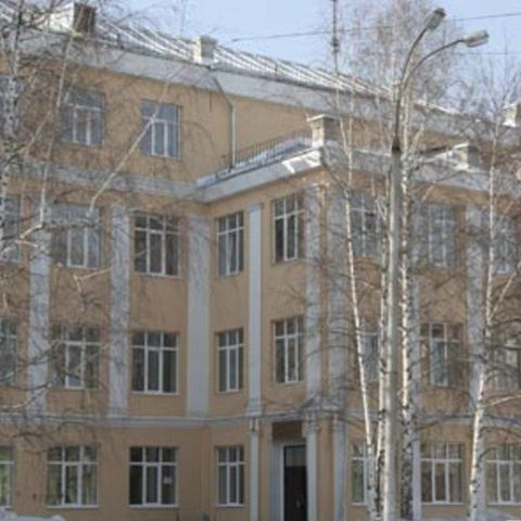 Благотворительная ярмарка "Капелька добра" в школе №41 Томска