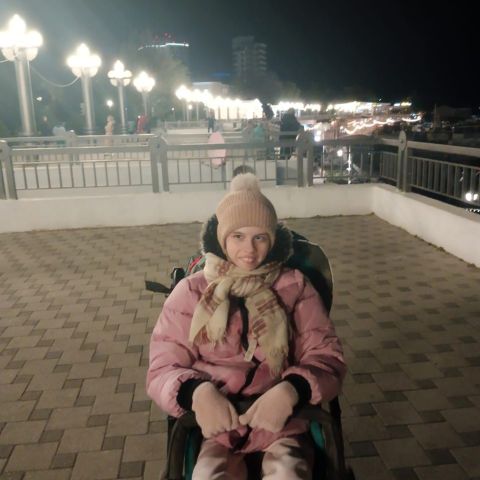 Лиза мечтает сидеть за партой без поддержки