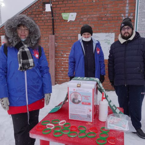 Чудо-волонтеры, с праздником!